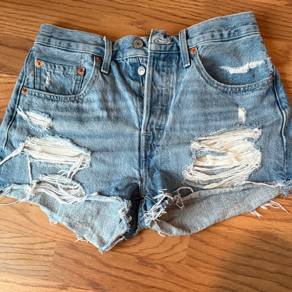 Levi’s button up cut off Jean shorts. Size 26